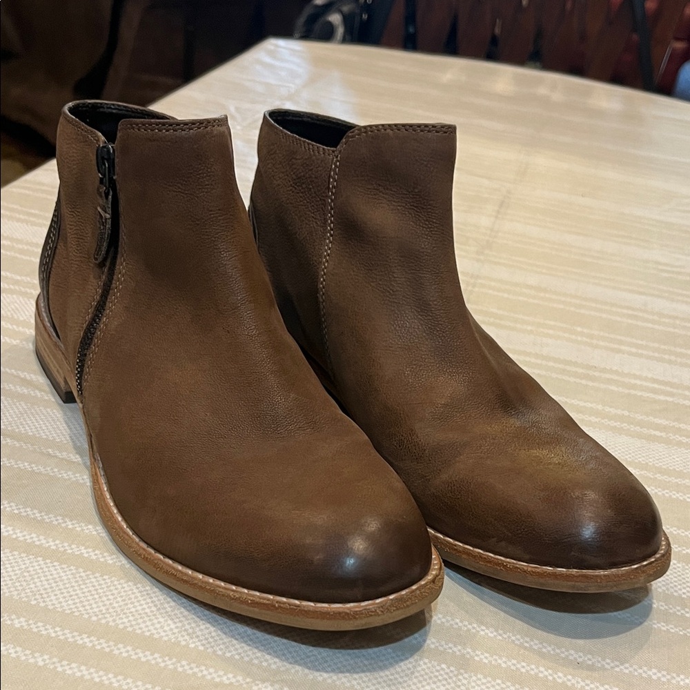 Clarks Maypearl Ankle Boots size 11 women’s